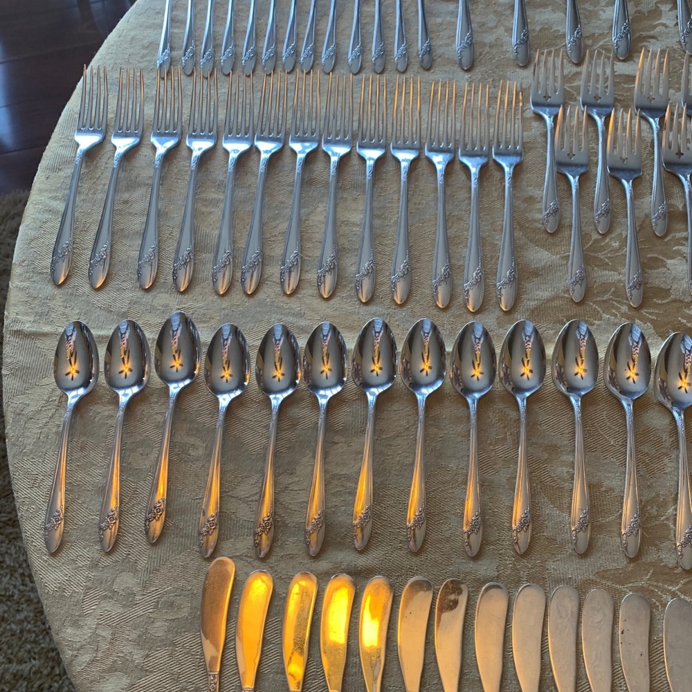 Queen Bess II Tudor Plate silver plate flatware - Picture 5 of 14